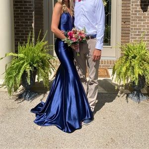 Prom gown, full, length, Faviana size 2. navy, mermaid gown with train